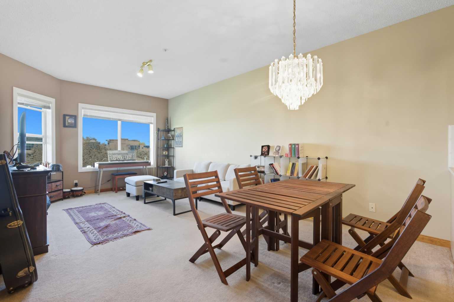 1920 14 Avenue NE 221