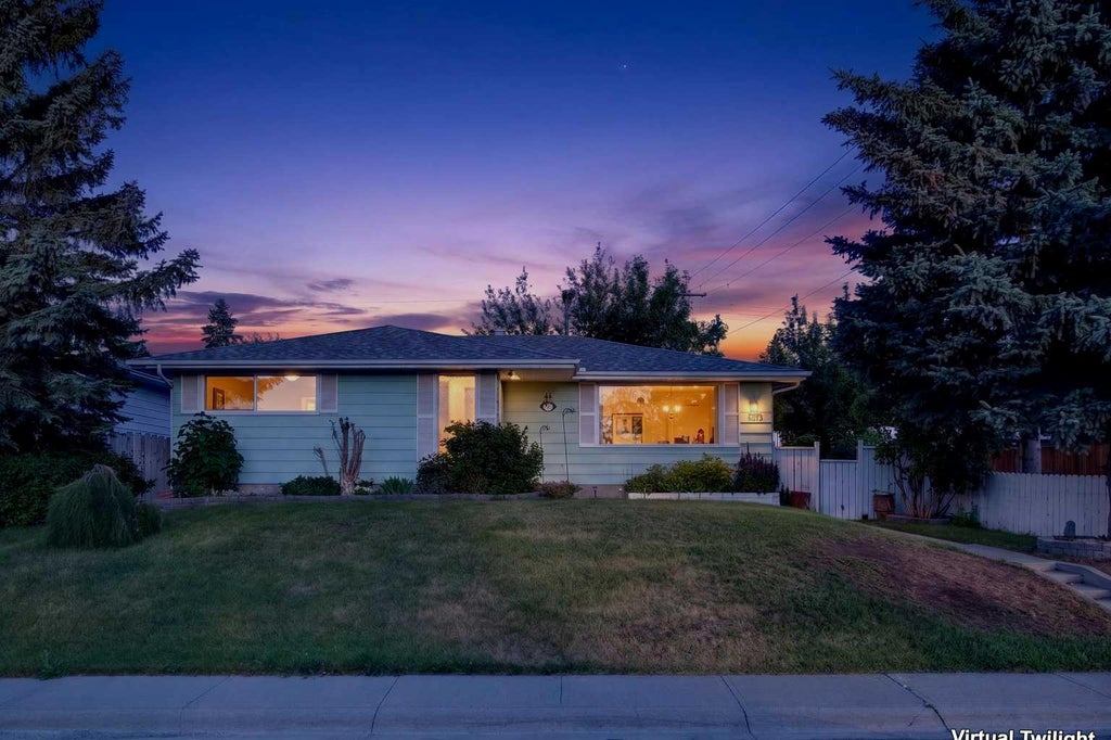 Photo of 7035 Huntercrest Road NW, Calgary, AB T2K 4J9 (MLS # A2338998)