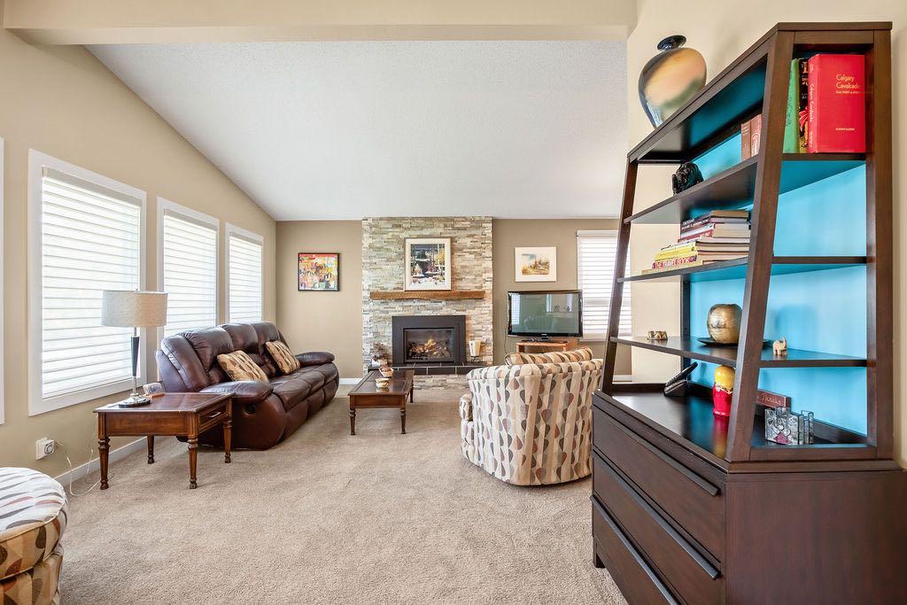 Photo of 1348 Norfolk Drive NW, Calgary, AB T2K 5P6 (MLS # A2328722)