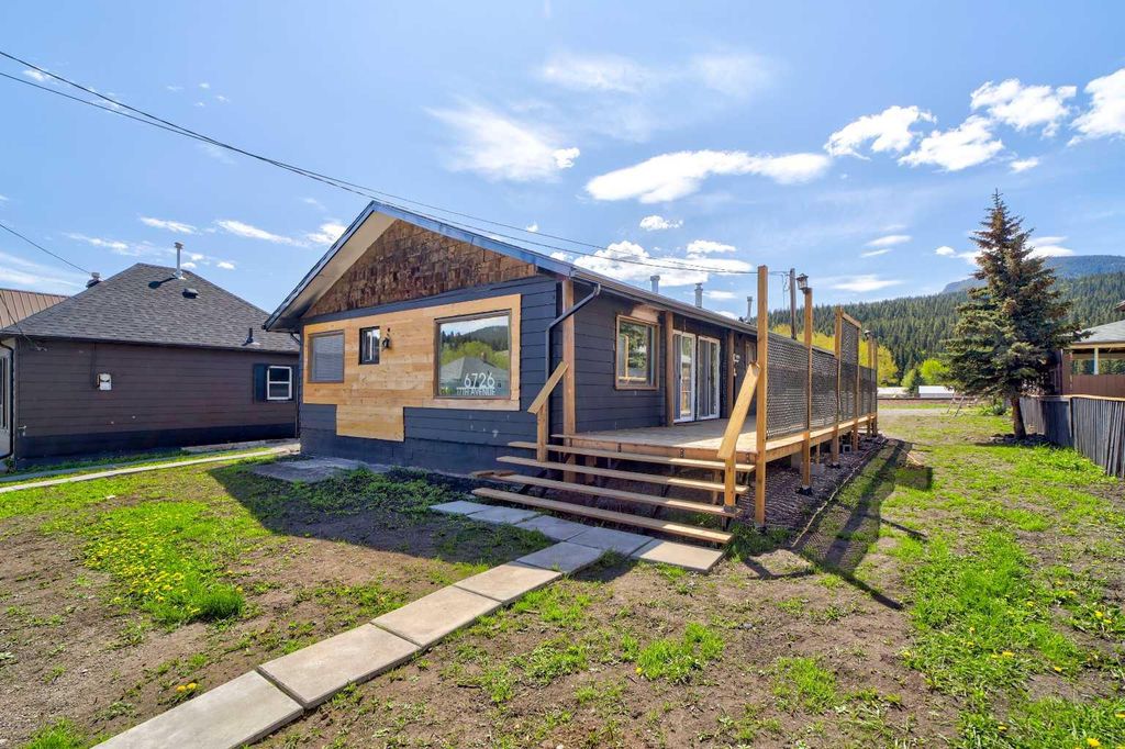 Photo of 6726 17 Avenue, Coleman, AB T0K 0M0 (MLS # A2310973)