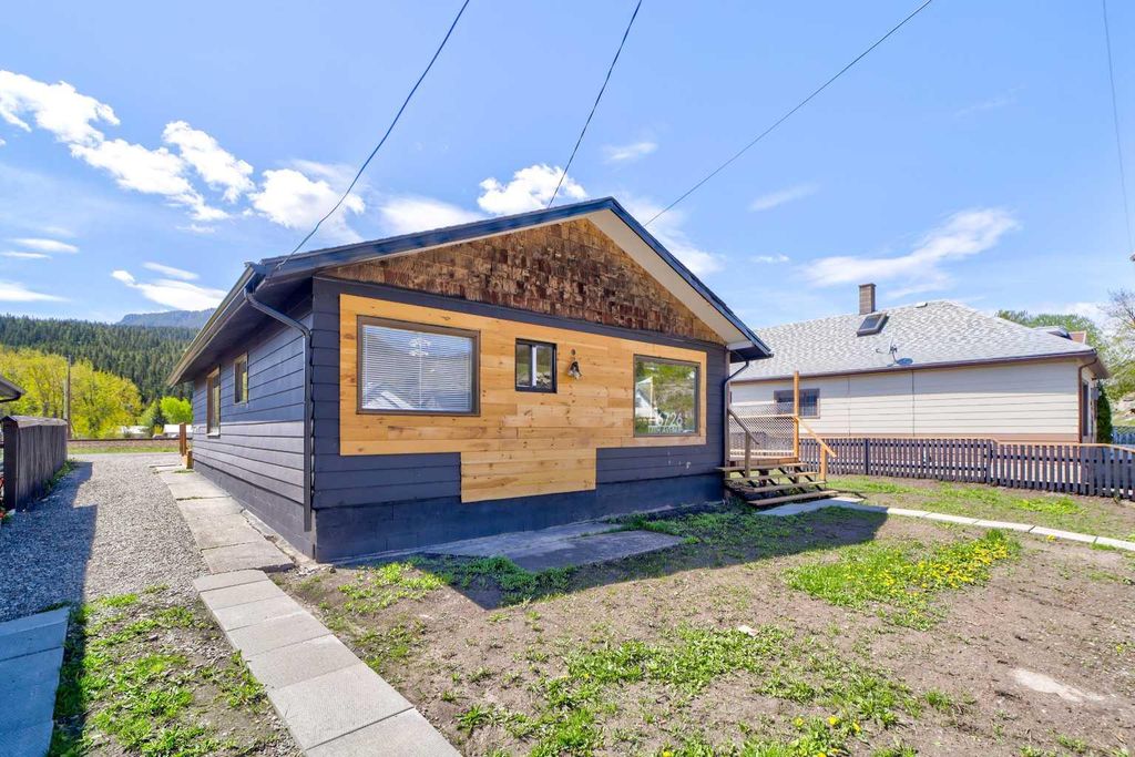 Photo of 6726 17 Avenue, Coleman, AB T0K 0M0 (MLS # A2310973)