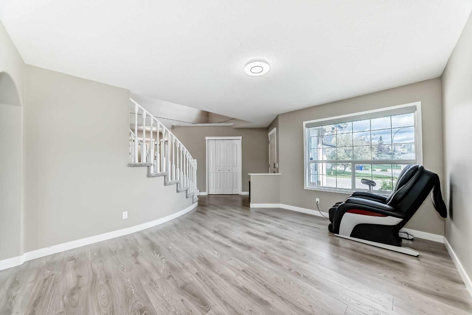 55 Edgeridge Circle NW