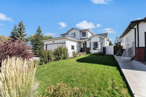 Photo of 107 Sunset Road SW, Medicine Hat, AB T1B 4V8 (MLS # A2348515)