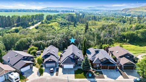 Photo of 259 Willow Ridge Manor, Diamond Valley, AB T0L 0H0 (MLS # A2332471)