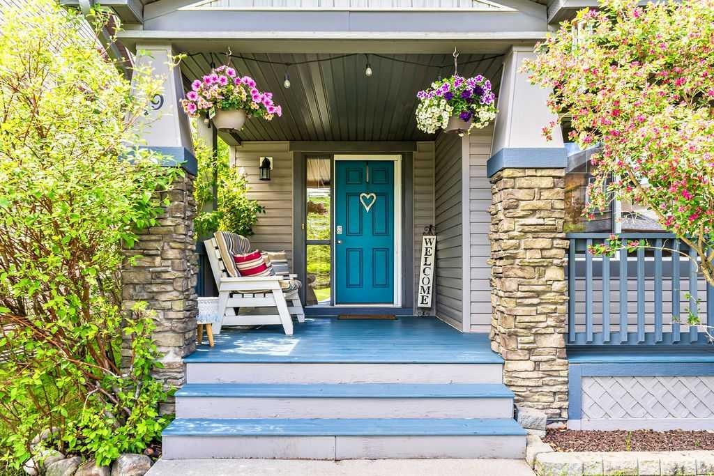 Photo of 19 Drake Landing Way, Okotoks, AB T1S 0B9 (MLS # A2318653)