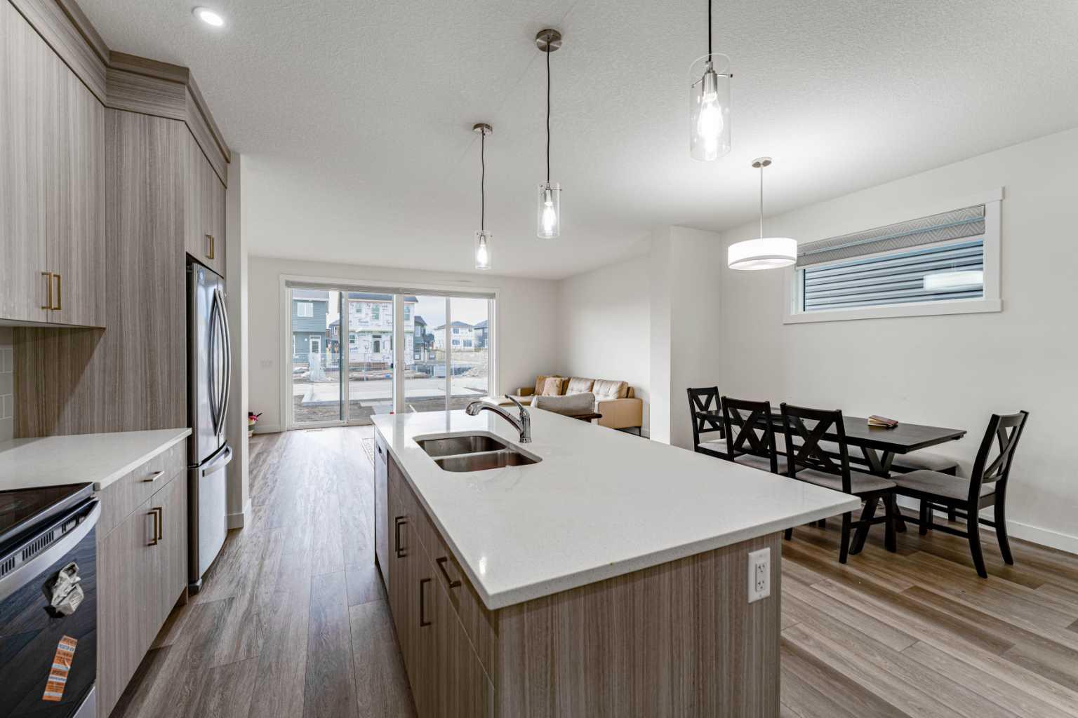 3222 Chinook Winds Drive SW