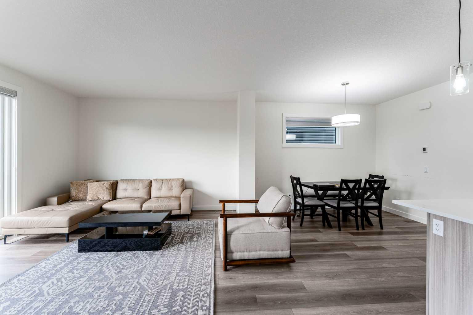 3222 Chinook Winds Drive SW