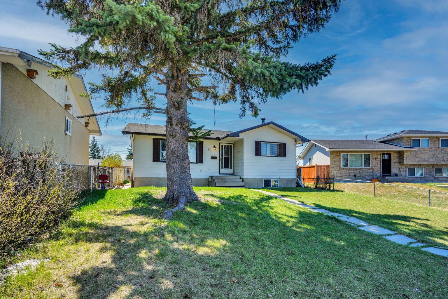 43 Maranda Close NE