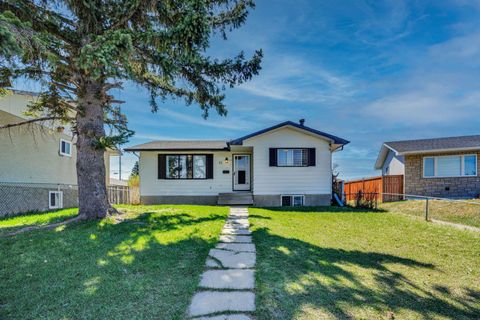 Photo of 43 Maranda Close NE, Calgary, AB T2A 3E7 (MLS # A2309261)