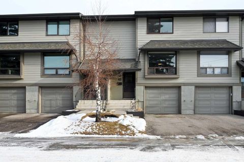 5019 46 Avenue SW 43 Calgary AB T3E 6R1