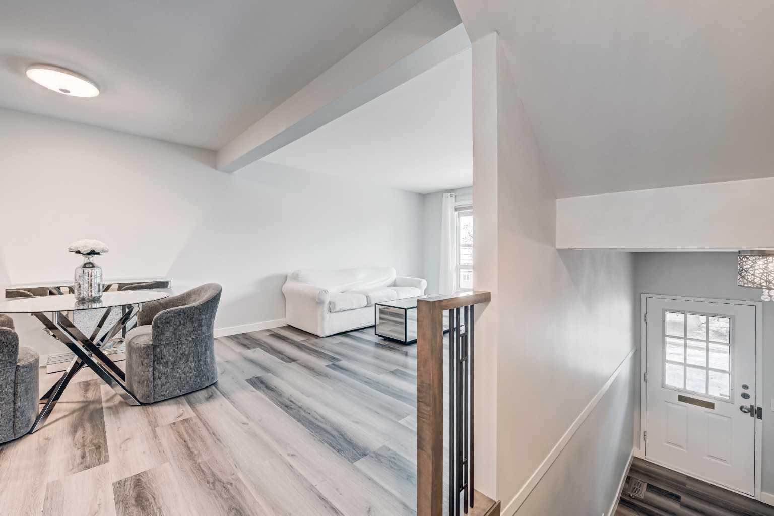 5019 46 Avenue SW 43