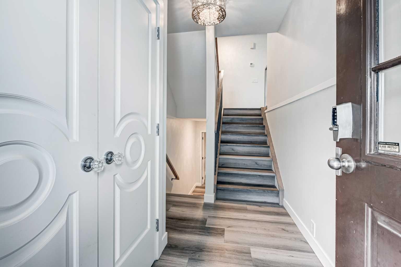 5019 46 Avenue SW 43