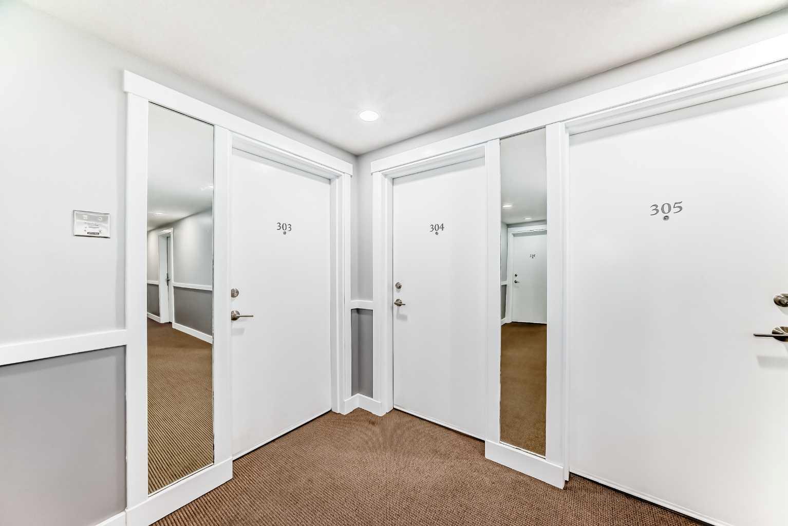 2010 35 Avenue SW 304