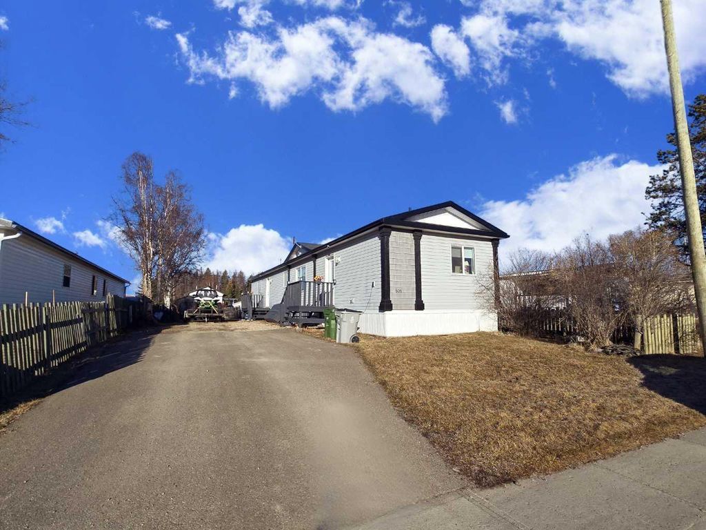 Photo of 606 52 Street, Edson, AB T7E 1K9 (MLS # A2305656)