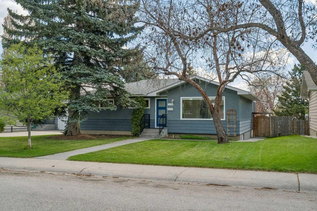 Photo of 7224 Farrell Road SE, Calgary, AB T2H 0T6 (MLS # A2310624)