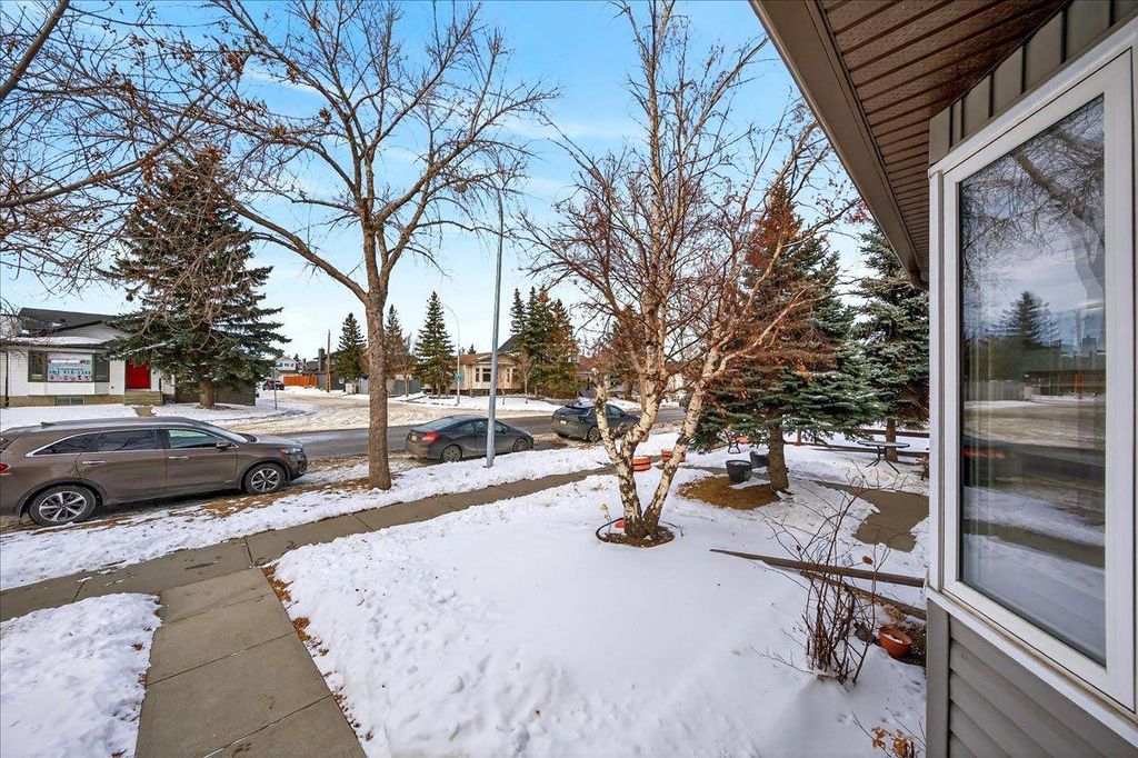 Photo of 32 Tararidge Drive NE, Calgary, AB T3J 2R3 (MLS # A2289581)