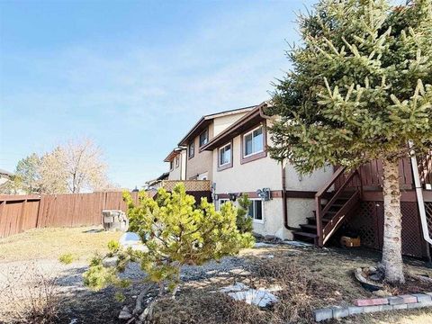 Photo of 15 PINECLIFF Close NE, Calgary, AB T1Y 4N3 (MLS # A2304632)
