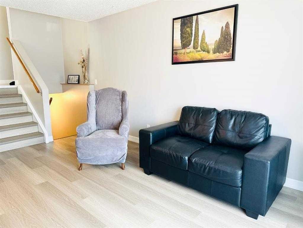 Photo of 15 PINECLIFF Close NE, Calgary, AB T1Y 4N3 (MLS # A2304632)