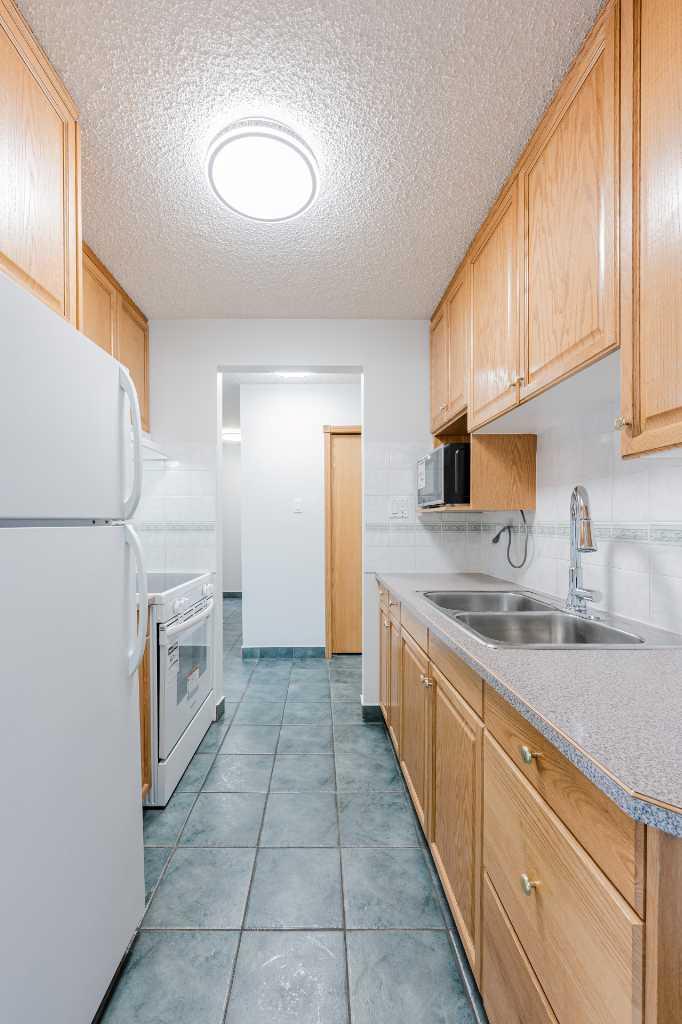 635 56 Avenue SW 303