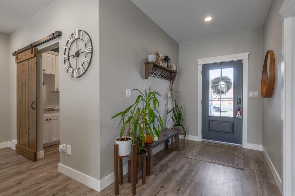 Photo of 803 Gibbons Avenue N, Picture Butte, AB T0K 1V0 (MLS # A2266692)
