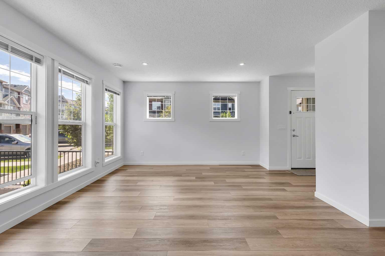 237 Cranbrook Square SE
