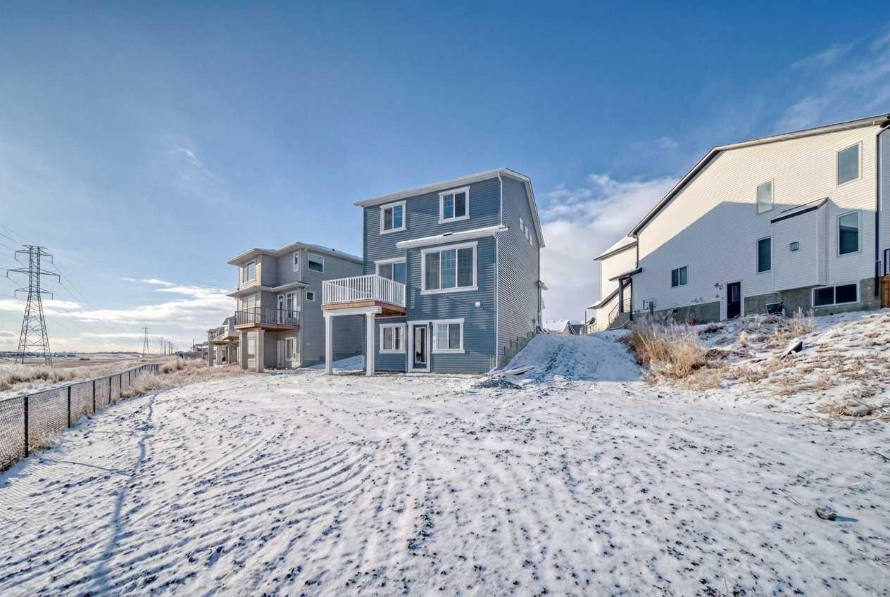 110 Hotchkiss Manor SE