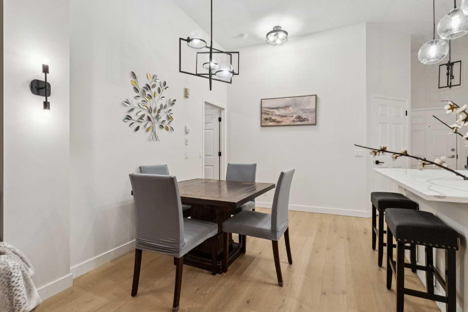 881 15 Avenue SW 207