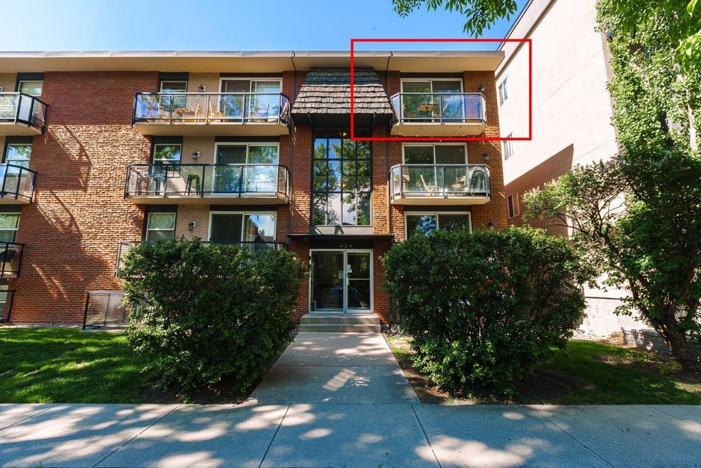 Photo of 924 18 Avenue SW #401, Calgary, AB T2T 0H1 (MLS # A2326198)