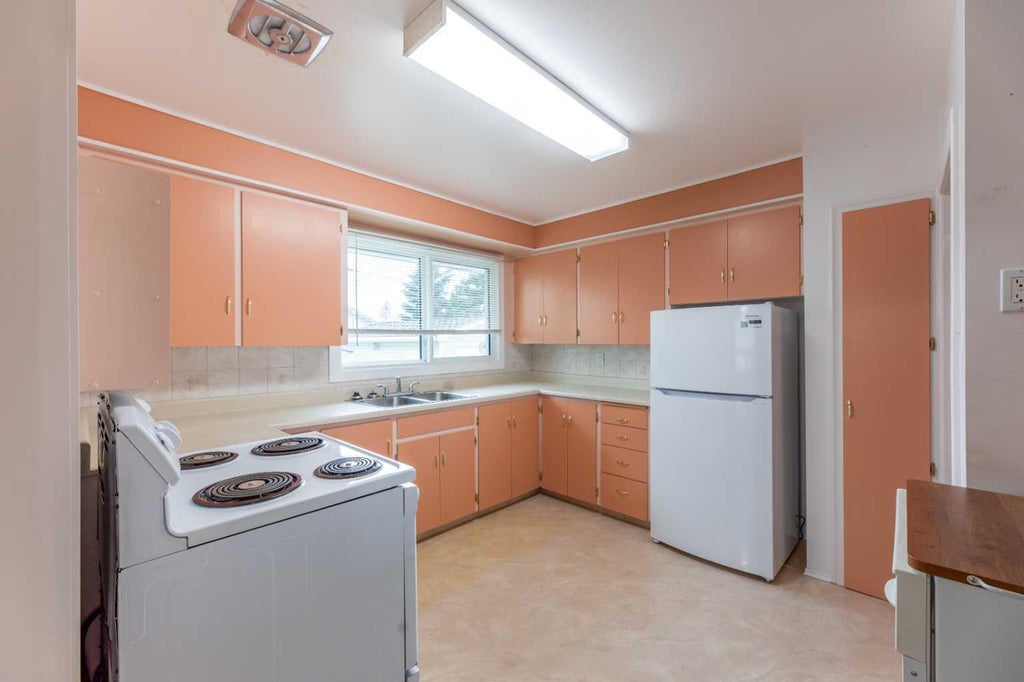 Photo of 104 Fraser Street, Hinton, AB T7V 1B7 (MLS # A2348190)