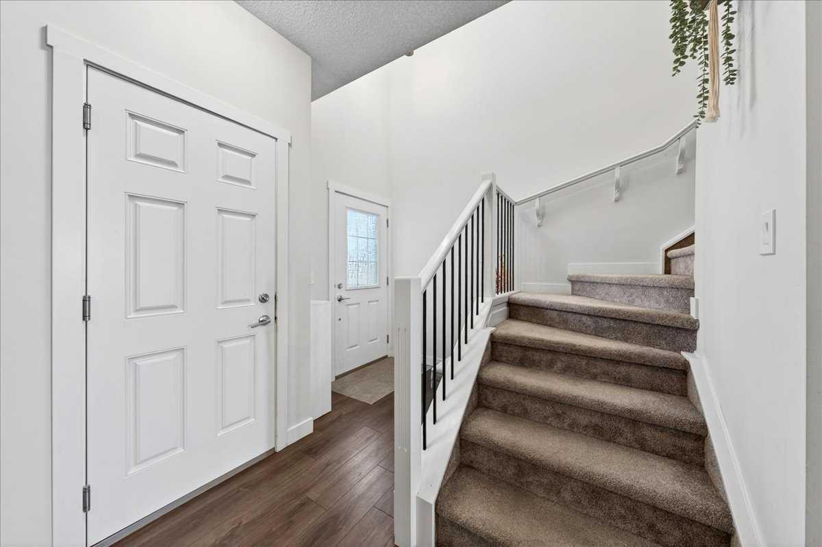 44 Saddlestone Way NE