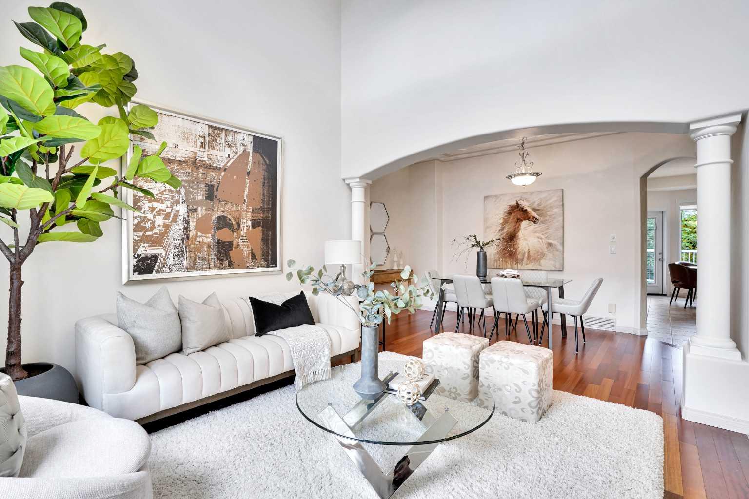 38 Strathridge Crescent SW