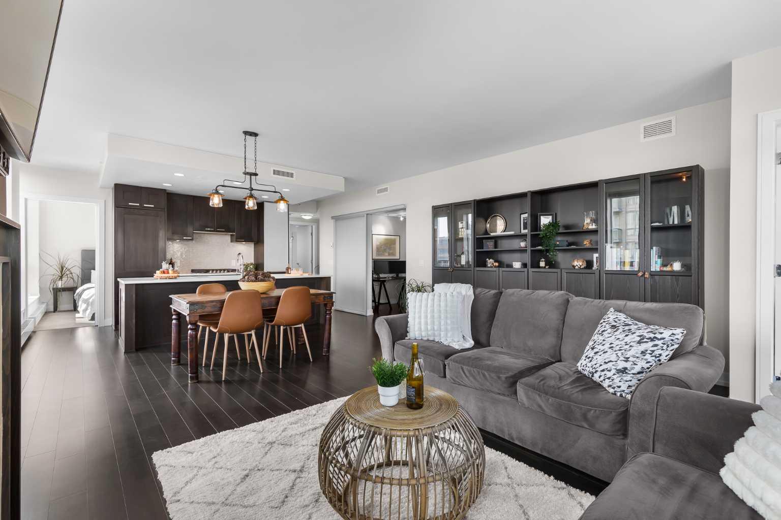 222 Riverfront Avenue SW 923