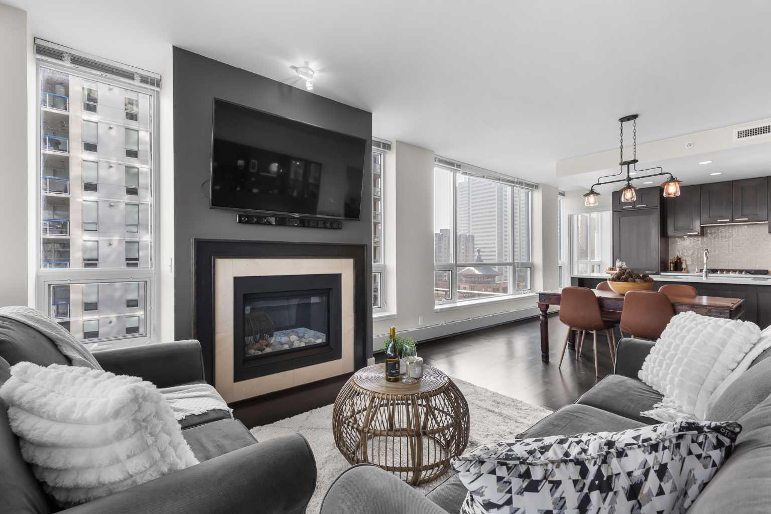 222 Riverfront Avenue SW 923