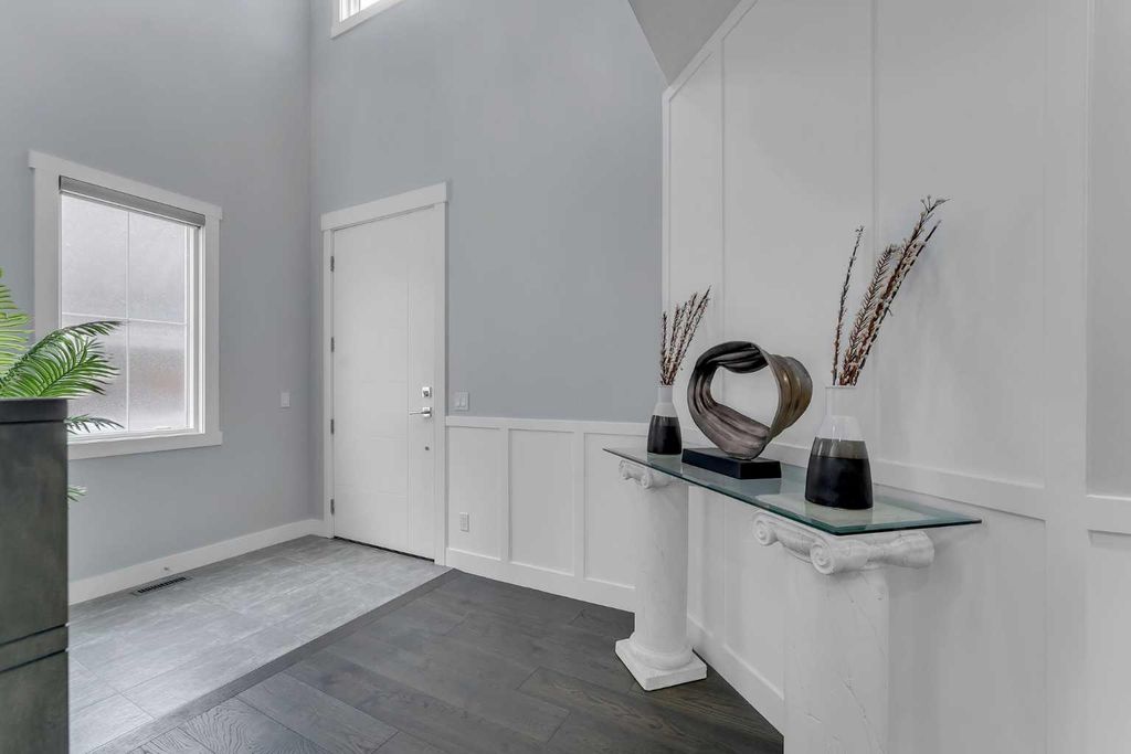 Photo of 7 Waterford Heights, Chestermere, AB T1X 2M7 (MLS # A2265169)