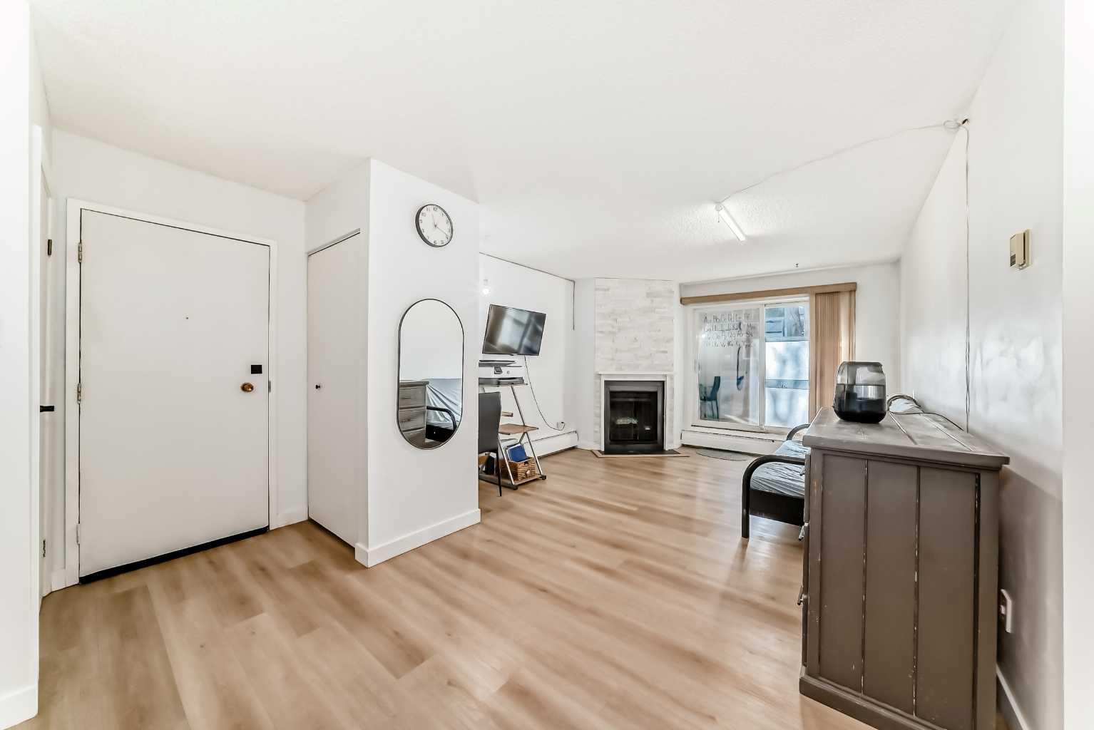 315 Southampton Drive SW 4105