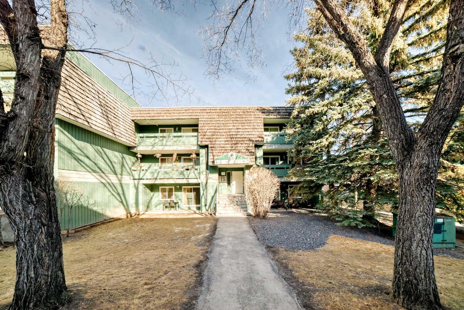 315 Southampton Drive SW 4105