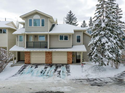 29 Millrise Lane SW Calgary AB T2Y 2C3