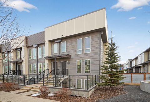 19478 37 Street SE Calgary AB T3M 2W9