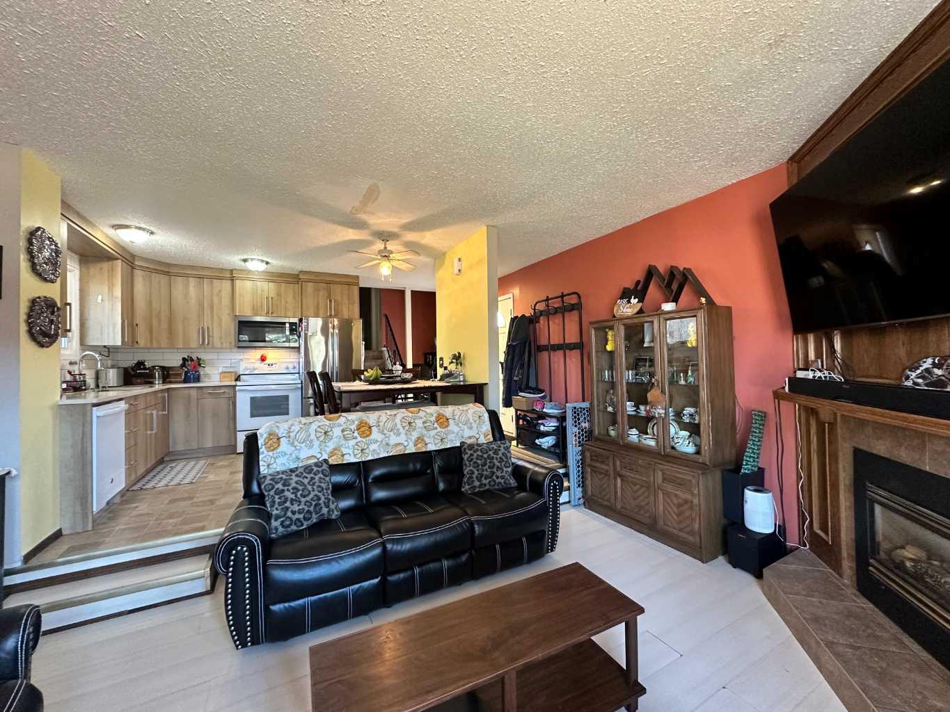 136 Templeby Place NE