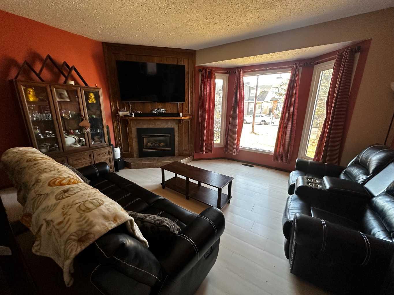 136 Templeby Place NE