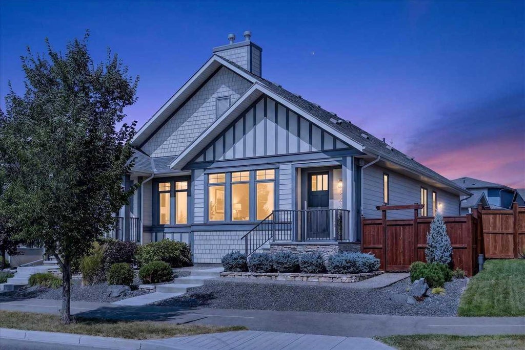 Photo of 24 Mahogany Gardens SE, Calgary, AB T3M 2S2 (MLS # A2334751)