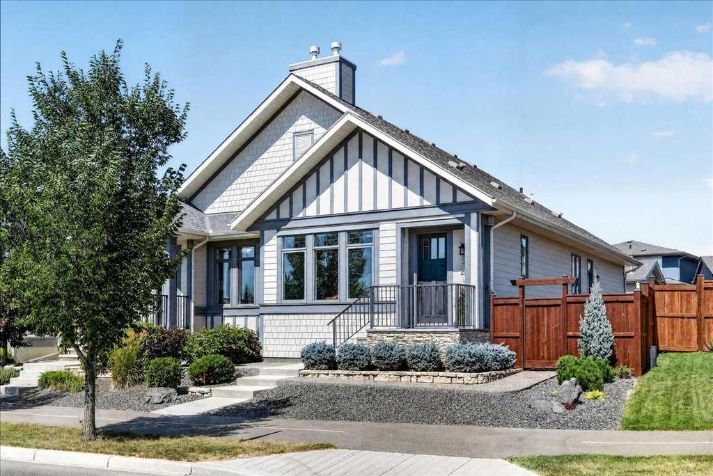 Photo of 24 Mahogany Gardens SE, Calgary, AB T3M 2S2 (MLS # A2334751)