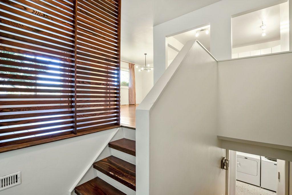 588 Strathcona Drive SW