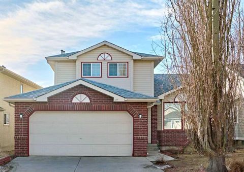 Photo of 177 Harvest Hills Drive NE, Calgary, AB T3K 3Y1 (MLS # A2286002)
