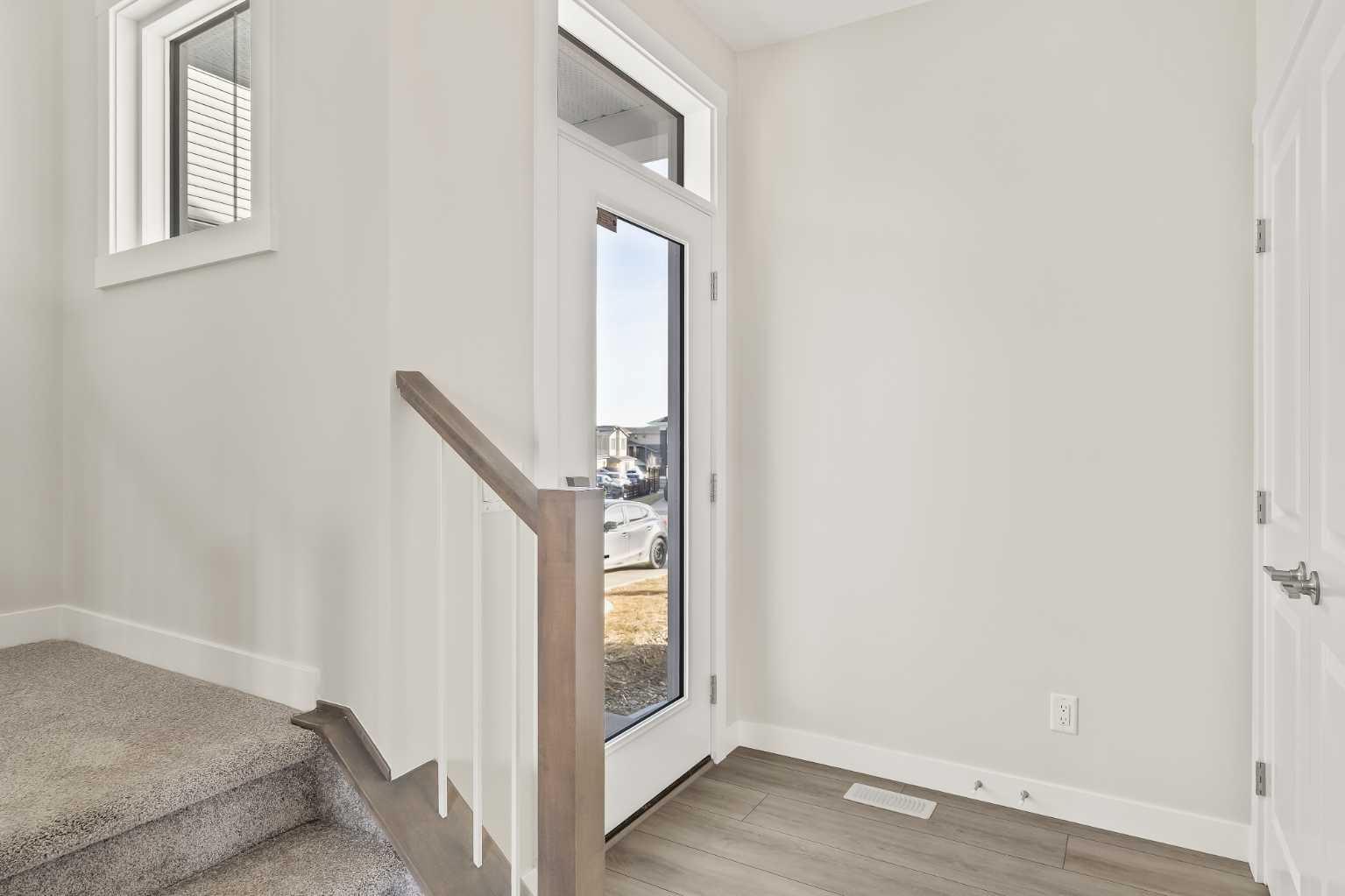 268 Calhoun Crescent NE