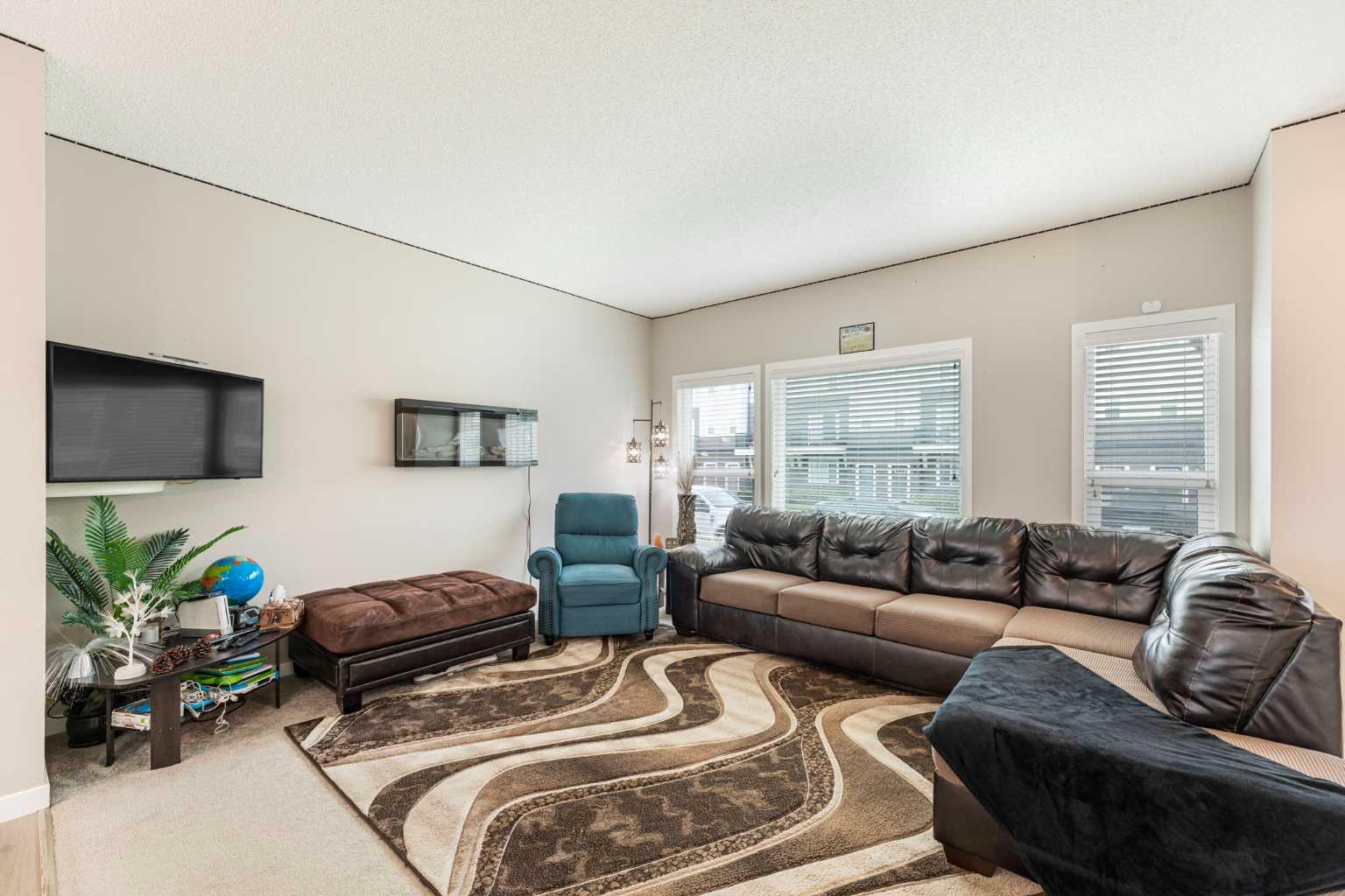 25 Cornerstone Manor NE