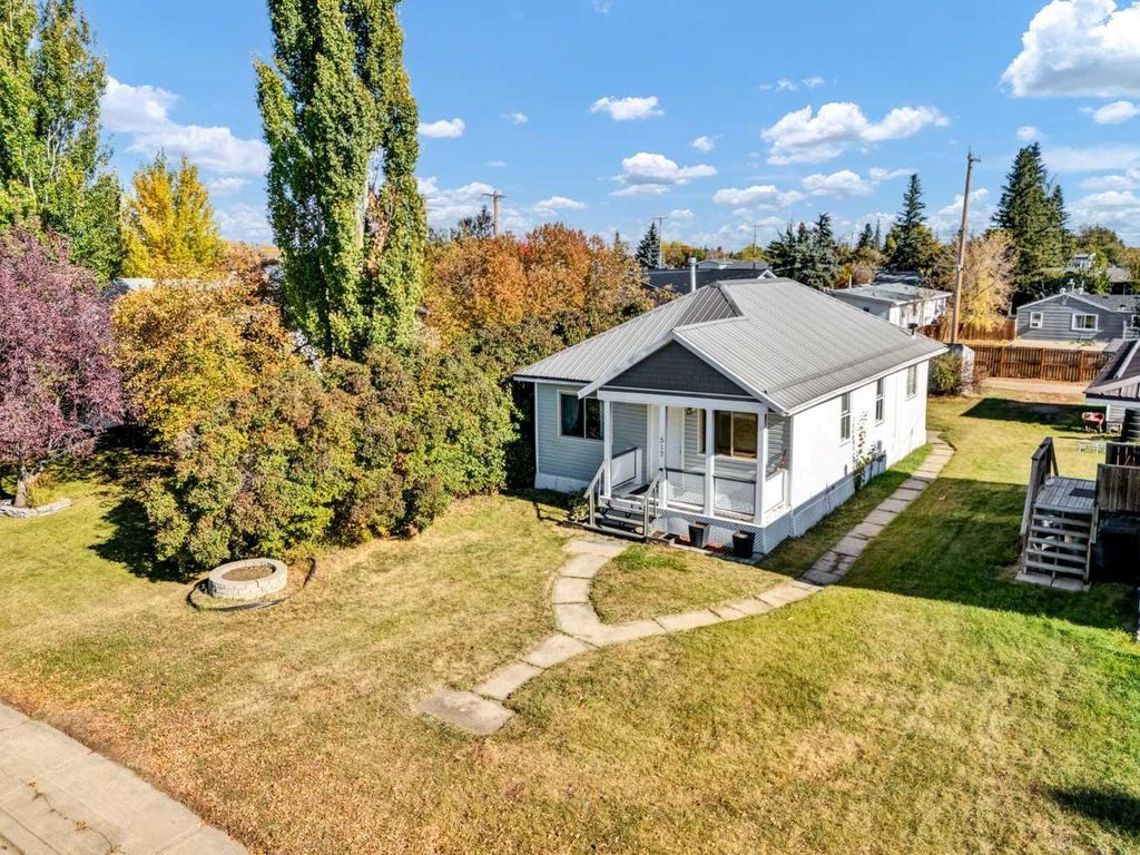 Photo of 517 Iris Street, Rosemary, AB T0J 2W0 (MLS # A2263708)