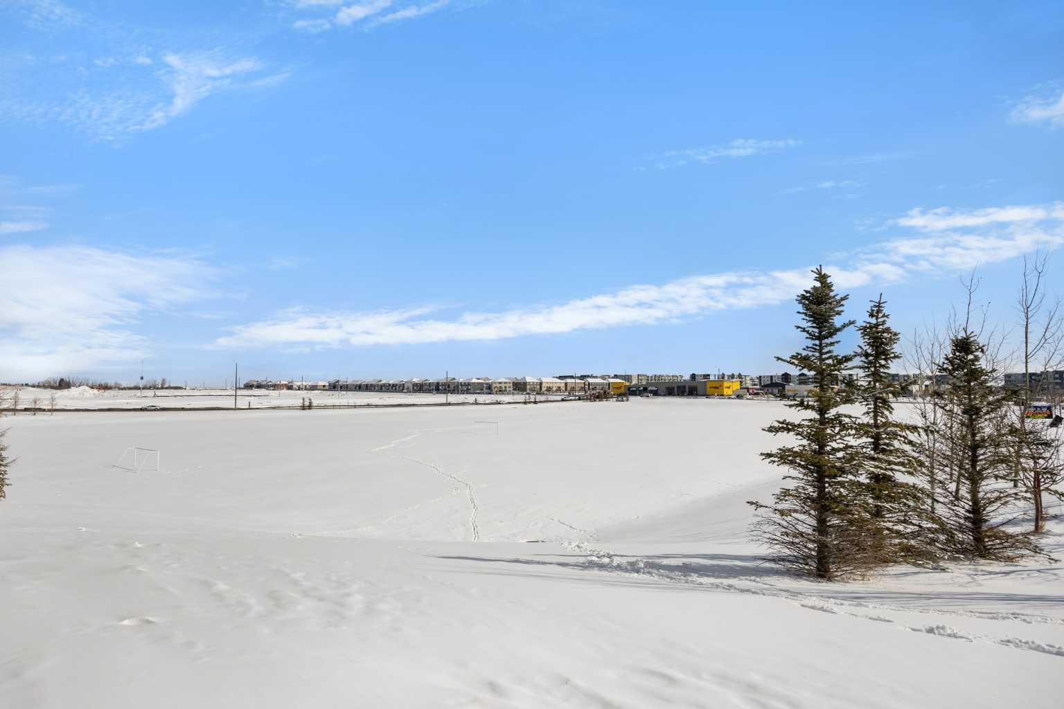 111 Evanscrest Gardens NW