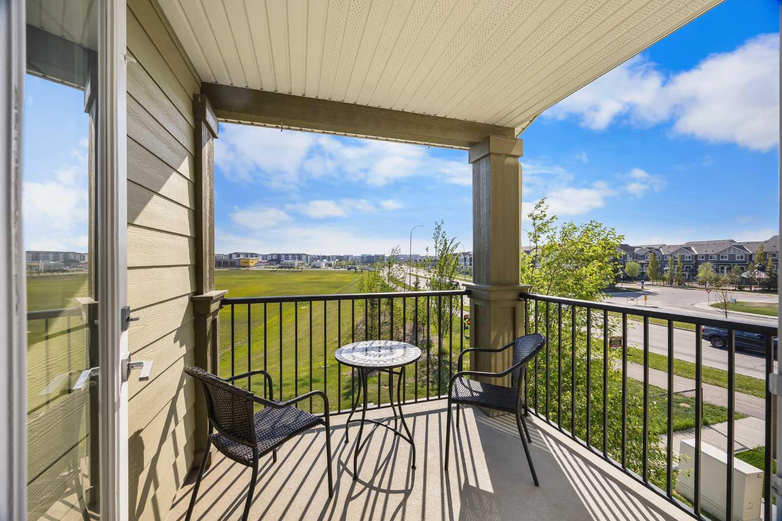 111 Evanscrest Gardens NW