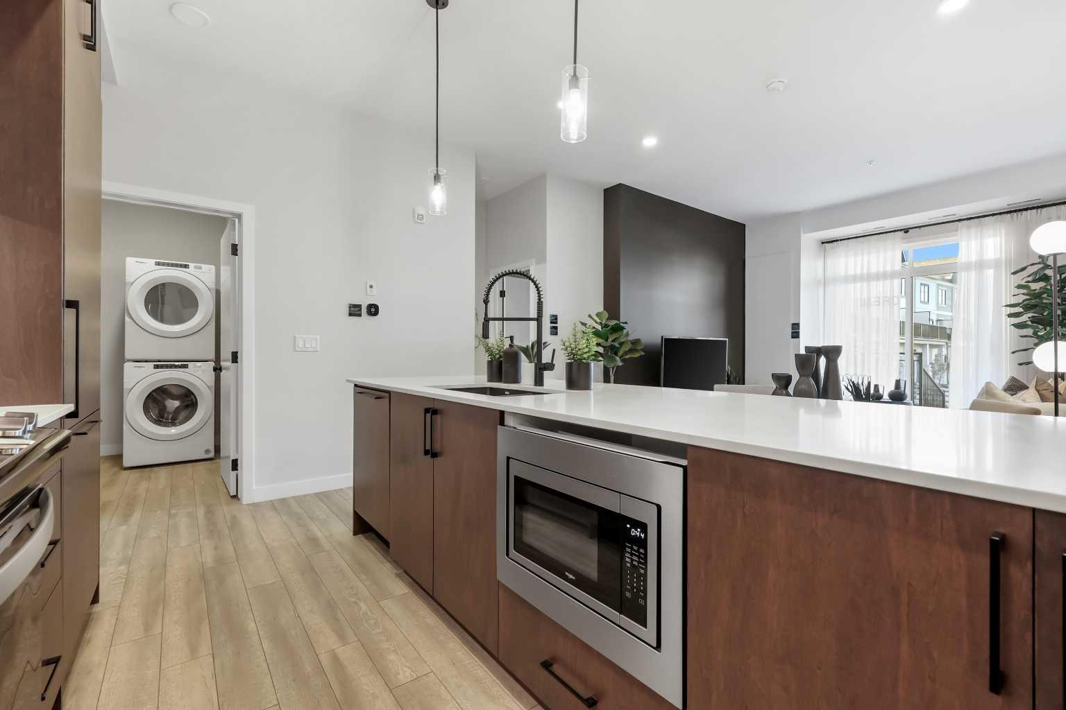 255 Les Jardins Park SE 103